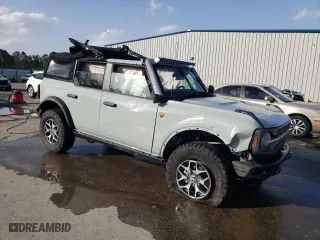 2024 Ford Bronco Badlands with VIN 1FMEE9BP9RLA26173, listed as a Copart auction lot 47761755 with 2,901 mi miles and Salvage Title. Bid and sale history available at carsss.com. Image 4.