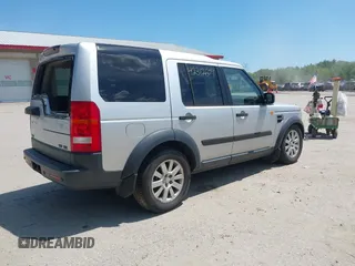 2005 Land Rover LR3 SE z VIN SALAA25475A300699, wystawiony jako IAAI lot #42312609 z przebiegiem 107 372 mil mil oraz . Historia ofert i sprzedaży dostępna na DreamBid. Obrazek 4.