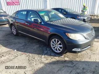 2008 Lexus LS 460 LWB with VIN JTHGL46F885028568, listed as a IAAI auction lot 41615838 with 225,793 mi miles. Bid and sale history available at carsss.com. Image 1.