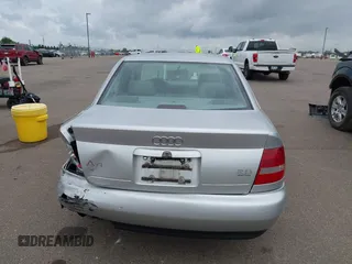 2001 Audi A4 с VIN WAUDH68DX1A010693, выставлен на аукционе IAAI как лот 42445405 с пробегом 191 684 миль миль и . История ставок и продаж доступна на DreamBid. Изображение 16.
