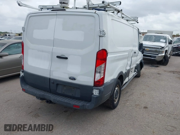 2016 Ford Transit Cargo z VIN 1FTYR1ZM5GKA09697, wystawiony jako IAAI lot #41929098 z przebiegiem 98 790 mil mil oraz . Historia ofert i sprzedaży dostępna na DreamBid. Obrazek 4.