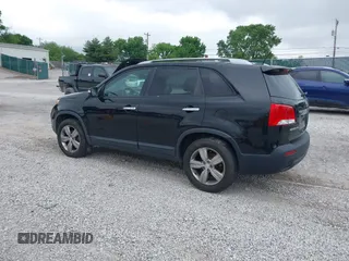 2013 Kia Sorento EX with VIN 5XYKU3A66DG331196, listed as a IAAI auction lot 42237451 with 139,250 mi miles and . Bid and sale history available at DreamBid. Image 3.