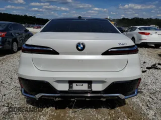 2023 BMW 7 Series 740i z VIN WBA23EH0XPCN47073, wystawiony jako Copart lot #62553344 z przebiegiem 10 799 mil mil oraz Szkoda całkowita • Salvage title. Historia ofert i sprzedaży dostępna na DreamBid. Obrazek 6.