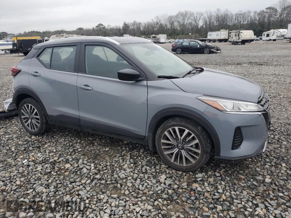 2021 Nissan Kicks SV with VIN 3N1CP5CV0ML470067, listed as a Copart auction lot 45164195 with 35,166 mi miles and Salvage Title. Bid and sale history available at DreamBid. Image 4.