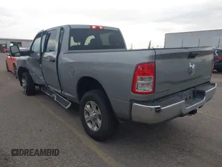 2024 Ram 2500 Big Horn with VIN 3C6UR5DL5RG154048, listed as a IAAI auction lot 42500524 with 41,177 mi miles and . Bid and sale history available at DreamBid. Image 3.