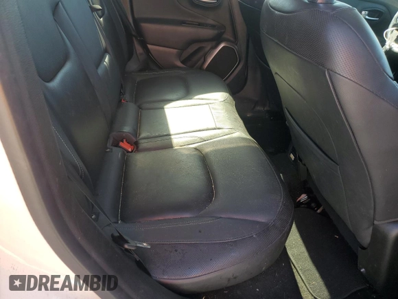 2018 Jeep Renegade Limited z VIN ZACCJADB1JPG74665, wystawiony jako Copart lot #46935345 z przebiegiem 80 318 mil mil oraz Szkoda całkowita • Salvage title. Historia ofert i sprzedaży dostępna na DreamBid. Obrazek 11.