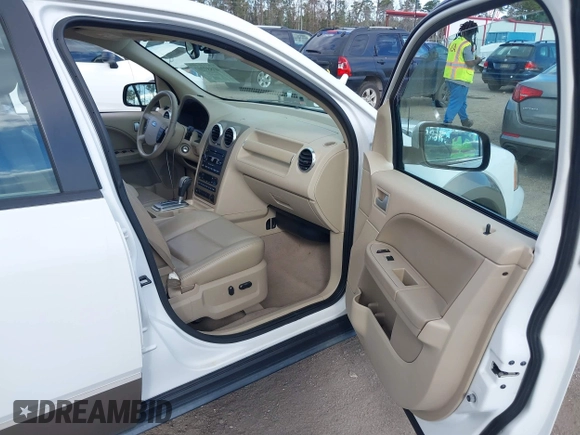 2005 Ford Freestyle SEL z VIN 1FMZK05135GA20093, wystawiony jako IAAI lot #40887207 z przebiegiem 105 144 mil mil oraz . Historia ofert i sprzedaży dostępna na DreamBid. Obrazek 5.
