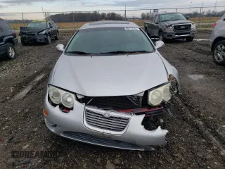 2003 Chrysler 300M M z VIN 2C3HE76K43H573459, wystawiony jako Copart lot #80713744 z przebiegiem 173 467 mil mil oraz Czysty tytuł • Clean title. Historia ofert i sprzedaży dostępna na DreamBid. Obrazek 5.