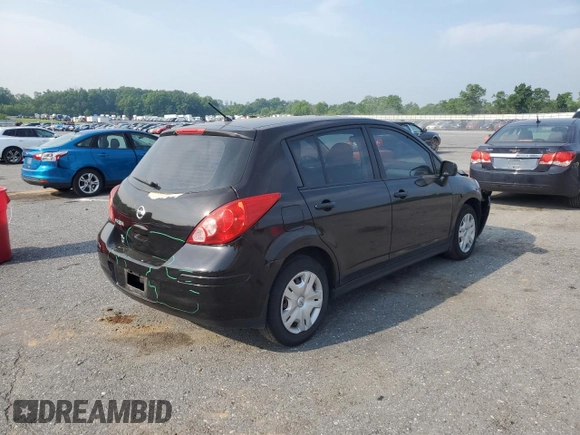 2011 Nissan Versa S z VIN 3N1BC1CP4BL509998, wystawiony jako Copart lot #58521975 z przebiegiem 118 689 mil mil oraz Szkoda całkowita • Salvage title. Historia ofert i sprzedaży dostępna na DreamBid. Obrazek 3.