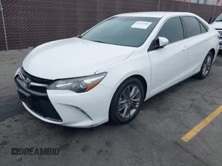2017 Toyota Camry XLE z VIN 4T1BF1FKXHU797542, wystawiony jako IAAI lot #42374500 z przebiegiem 49 983 mil mil oraz . Historia ofert i sprzedaży dostępna na DreamBid. Obrazek 2.