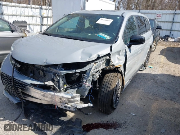 2024 Toyota Sienna XSE z VIN 5TDXSKFC4RS145137, wystawiony jako IAAI lot #41750659 z przebiegiem 17 606 mil mil oraz . Historia ofert i sprzedaży dostępna na DreamBid. Obrazek 6.