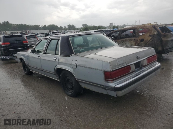 1991 Mercury Grand Marquis z VIN 2MECM75F9MX641760, wystawiony jako Copart lot #59421315 z przebiegiem 47 764 mil mil oraz Czysty tytuł • Clean title. Historia ofert i sprzedaży dostępna na DreamBid. Obrazek 2.
