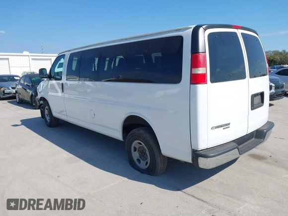 2013 Chevrolet Express Passenger LT с VIN 1GAZG1FG1D1192177, выставлен на аукционе IAAI как лот 41521801 с пробегом 100 323 миль миль и . История ставок и продаж доступна на DreamBid. Изображение 3.