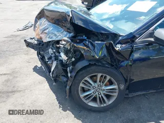 2017 Toyota Camry XLE z VIN 4T1BF1FK5HU712798, wystawiony jako IAAI lot #42268987 z przebiegiem 127 654 mil mil oraz . Historia ofert i sprzedaży dostępna na DreamBid. Obrazek 6.