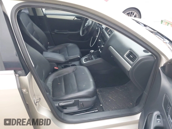 2013 Volkswagen Jetta SE z VIN 3VWDP7AJXDM239102, wystawiony jako IAAI lot #42306088 z przebiegiem 189 620 mil mil oraz . Historia ofert i sprzedaży dostępna na DreamBid. Obrazek 5.