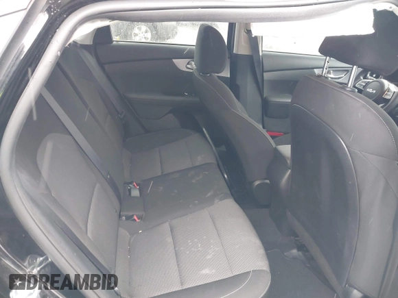 2023 Kia Forte LXS z VIN 3KPF24AD9PE511818, wystawiony jako IAAI lot #41554269 z przebiegiem 16 465 mil mil oraz . Historia ofert i sprzedaży dostępna na DreamBid. Obrazek 8.
