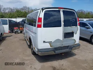 2008 Chevrolet Express Passenger z VIN 1GAHG35K981127449, wystawiony jako IAAI lot #42062262 z przebiegiem 243 575 mil mil oraz . Historia ofert i sprzedaży dostępna na DreamBid. Obrazek 3.