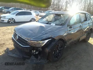 2022 Volkswagen Tiguan S z VIN 3VV0B7AX8NM171048, wystawiony jako IAAI lot #38320755 z przebiegiem Nie podano mil oraz . Historia ofert i sprzedaży dostępna na DreamBid. Obrazek 2.