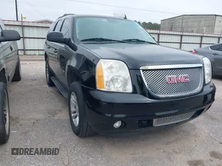 2009 GMC Yukon SLT w/4SA with VIN 1GKFC33J39R295065, listed as a IAAI auction lot 41514132 with 216,680 mi miles. Bid and sale history available at carsss.com. Image 1.