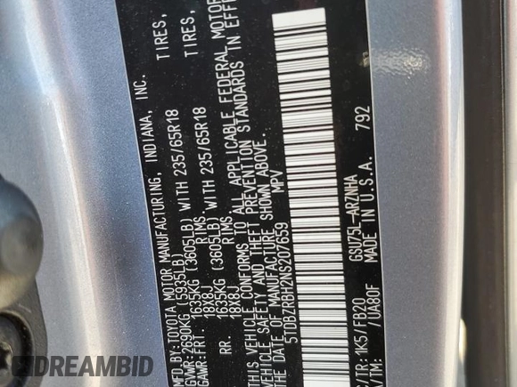 2022 Toyota Highlander LE z VIN 5TDBZRBH2NS207659, wystawiony jako Copart lot #52113385 z przebiegiem 31 700 mil mil oraz Szkoda całkowita • Salvage title. Historia ofert i sprzedaży dostępna na DreamBid. Obrazek 12.