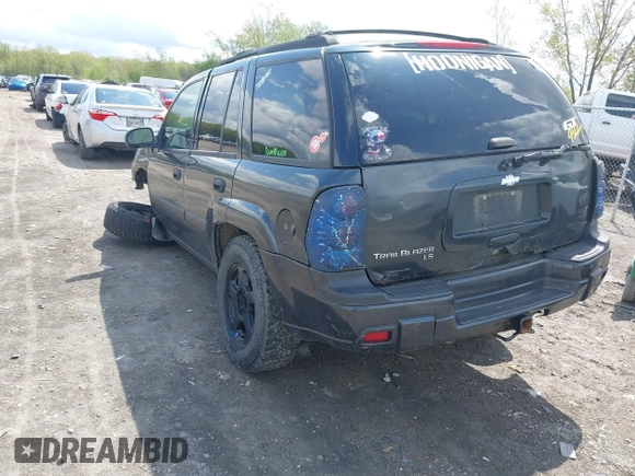 2005 Chevrolet TrailBlazer LT with VIN 1GNDT13S552269402, listed as a IAAI auction lot 42155633 with 242,288 mi miles and . Bid and sale history available at DreamBid. Image 3.