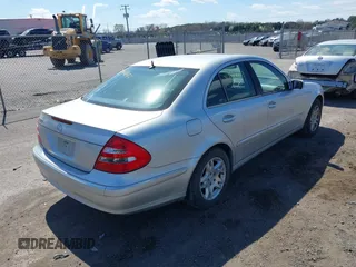 2005 Mercedes-Benz E-Class 3.2L with VIN WDBUF65J15A669561, listed as a IAAI auction lot 41888887 with 87,317 mi miles. Bid and sale history available at carsss.com. Image 4.