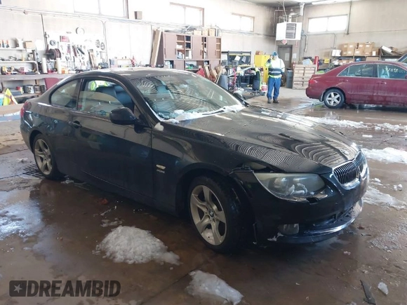 2011 BMW 3 Series 328i xDrive with VIN WBAKF5C58BE395799, listed as a IAAI auction lot 41580621 with 110,547 mi miles. Bid and sale history available at carsss.com. Image 1.