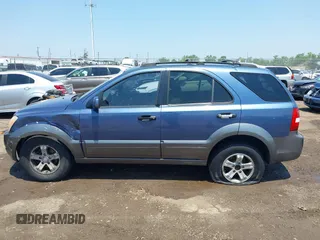 2007 Kia Sorento LX with VIN KNDJD736775665931, listed as a IAAI auction lot 42471301 with 119,870 mi miles and . Bid and sale history available at DreamBid. Image 14.