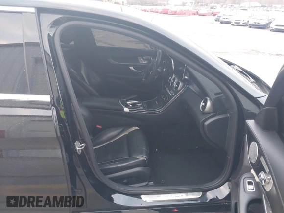 2016 Mercedes-Benz C 63 S AMG z VIN 55SWF8HB7GU163686, wystawiony jako IAAI lot #40884579 z przebiegiem Nie podano mil oraz . Historia ofert i sprzedaży dostępna na DreamBid. Obrazek 5.