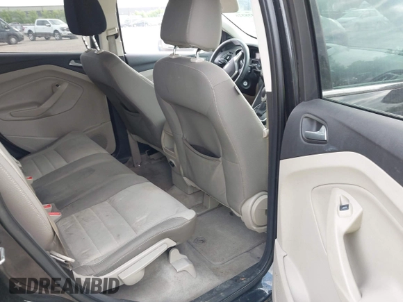 2014 Ford Escape SE z VIN 1FMCU9G9XEUA15367, wystawiony jako IAAI lot #42358528 z przebiegiem 145 994 mil mil oraz . Historia ofert i sprzedaży dostępna na DreamBid. Obrazek 8.