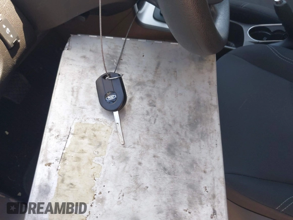 2019 Ford Fiesta SE z VIN 3FADP4EJ0KM125724, wystawiony jako IAAI lot #42320657 z przebiegiem 53 728 mil mil oraz . Historia ofert i sprzedaży dostępna na DreamBid. Obrazek 11.