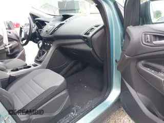 2013 Ford Escape SE with VIN 1FMCU0GX0DUC30622, listed as a IAAI auction lot 42281904 with 74,165 mi miles and . Bid and sale history available at DreamBid. Image 5.