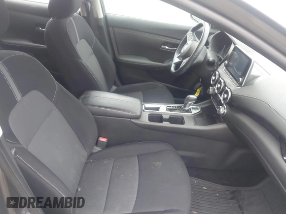 2020 Nissan Sentra SV with VIN 3N1AB8CVXLY209330, listed as a IAAI auction lot 42186225 with 28,314 mi miles and . Bid and sale history available at DreamBid. Image 5.