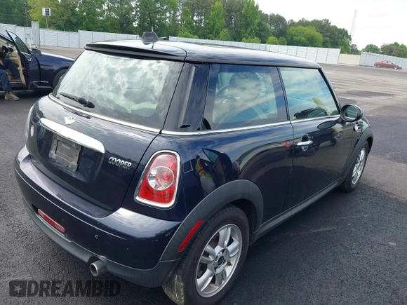 2013 MINI Hardtop with VIN WMWSU3C56DT547099, listed as a IAAI auction lot 42166823 with 138,700 mi miles and . Bid and sale history available at DreamBid. Image 4.