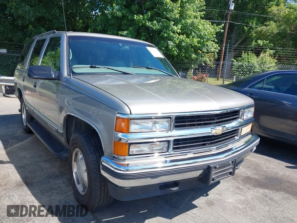 1998 Chevrolet Tahoe z VIN 1GNEK13R0WJ321045, wystawiony jako IAAI lot #42223891 z przebiegiem 192 041 mil mil oraz . Historia ofert i sprzedaży dostępna na DreamBid. Obrazek 1.