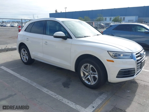 2018 Audi Q5 Premium with VIN WA1ANAFY5J2065919, listed as a IAAI auction lot 41692587 with 79,733 mi miles. Bid and sale history available at carsss.com. Image 1.