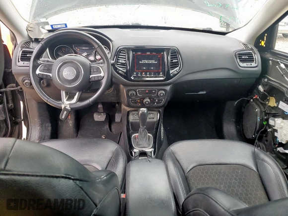 2018 Jeep Compass Altitude z VIN 3C4NJCBBXJT438483, wystawiony jako Copart lot #56781665 z przebiegiem 67 255 mil mil oraz Szkoda całkowita • Salvage title. Historia ofert i sprzedaży dostępna na DreamBid. Obrazek 8.