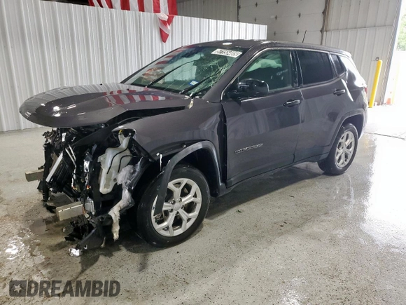 2024 Jeep Compass Sport z VIN 3C4NJDAN1RT140210, wystawiony jako Copart lot #57155485 z przebiegiem Nie podano mil oraz Czysty tytuł • Clean title. Historia ofert i sprzedaży dostępna na DreamBid. Obrazek 1.