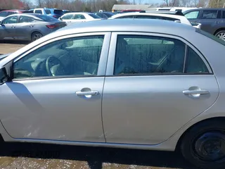 2010 Toyota Corolla z VIN JTDBU4EE2AJ068160, wystawiony jako IAAI lot #41780495 z przebiegiem 107 504 mil mil oraz . Historia ofert i sprzedaży dostępna na DreamBid. Obrazek 14.