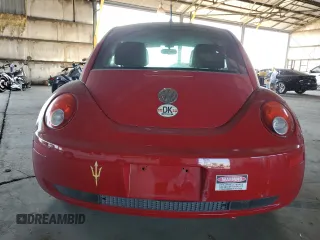 2006 Volkswagen New Beetle Coupe with VIN 3VWPW31C56M423280, listed as a Copart auction lot 73053724 with 147,376 mi miles and Salvage Title. Bid and sale history available at carsss.com. Image 6.