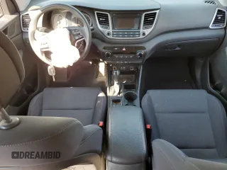 2018 Hyundai Tucson SE z VIN KM8J2CA44JU645919, wystawiony jako Copart lot #55580635 z przebiegiem Nie podano mil oraz Szkody całkowita. Historia ofert i sprzedaży dostępna na DreamBid. Obrazek 8.