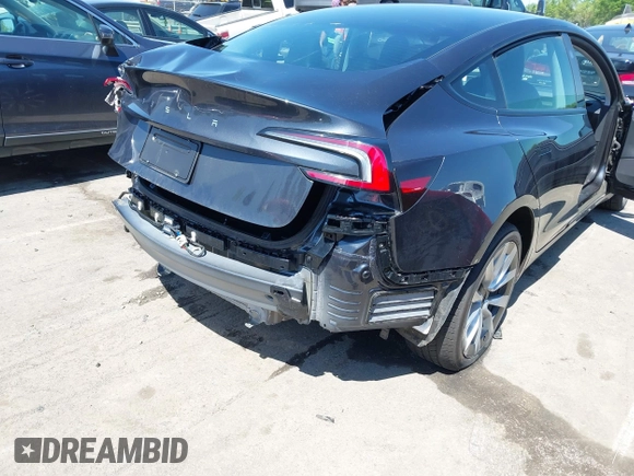2024 Tesla Model 3 z VIN 5YJ3E1EA4RF735729, wystawiony jako IAAI lot #41964387 z przebiegiem Nie podano mil oraz . Historia ofert i sprzedaży dostępna na DreamBid. Obrazek 6.