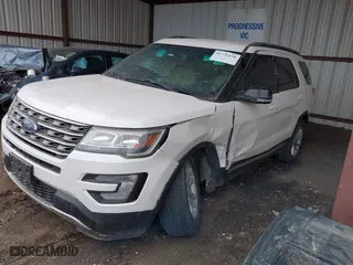 2017 Ford Explorer XLT with VIN 1FM5K7D80HGB52528, listed as a IAAI auction lot 41726138 with 111,578 mi miles. Bid and sale history available at carsss.com. Image 17.