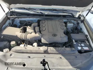2018 Toyota 4Runner SR5 z VIN JTEBU5JR6J5593418, wystawiony jako Copart lot #60228085 z przebiegiem 96 239 mil mil oraz Szkoda całkowita • Salvage title. Historia ofert i sprzedaży dostępna na DreamBid. Obrazek 12.
