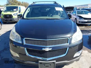 2011 Chevrolet Traverse 1LT z VIN 1GNKRGED3BJ373931, wystawiony jako IAAI lot #40876388 z przebiegiem 234 394 mil mil oraz . Historia ofert i sprzedaży dostępna na DreamBid. Obrazek 12.
