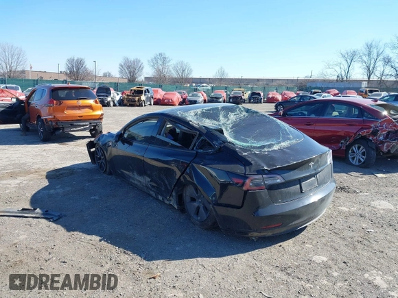 2021 Tesla Model 3 Standard Range Plus z VIN 5YJ3E1EA1MF059829, wystawiony jako IAAI lot #41700782 z przebiegiem 36 813 mil mil oraz . Historia ofert i sprzedaży dostępna na DreamBid. Obrazek 6.