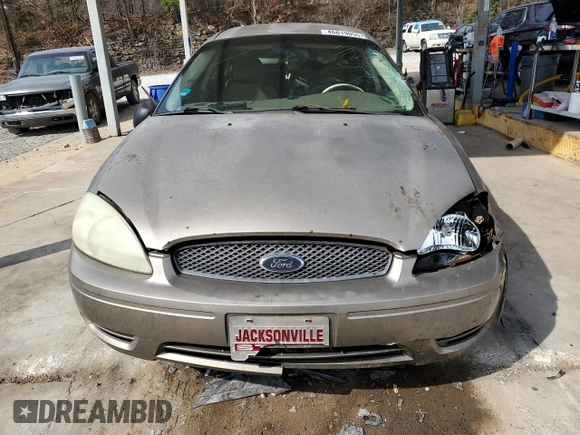 2004 Ford Taurus SES with VIN 1FAFP55UX4A170435, listed as a Copart auction lot 46819055 with 334,774 mi miles and Salvage Title. Bid and sale history available at DreamBid. Image 5.