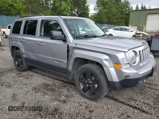 2015 Jeep Patriot Altitude z VIN 1C4NJRBB3FD426238, wystawiony jako Copart lot #58094965 z przebiegiem 107 969 mil mil oraz Szkoda całkowita • Salvage title. Historia ofert i sprzedaży dostępna na DreamBid. Obrazek 4.