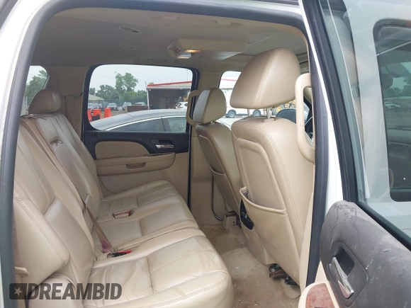 2007 Chevrolet Suburban LT с VIN 1GNFK16387J280516, выставлен на аукционе IAAI как лот 42475152 с пробегом 204 923 миль миль и . История ставок и продаж доступна на DreamBid. Изображение 8.