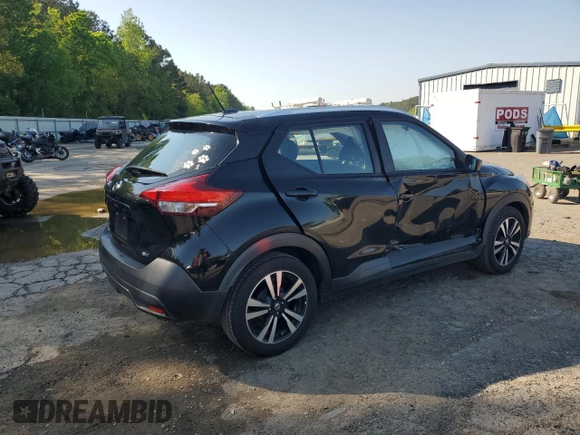 2019 Nissan Kicks SV z VIN 3N1CP5CU9KL527211, wystawiony jako Copart lot #51938855 z przebiegiem 134 816 mil mil oraz Szkoda całkowita • Salvage title. Historia ofert i sprzedaży dostępna na DreamBid. Obrazek 3.